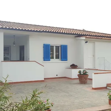 La Casa Degli Ulivi 4* פרוצ'ו