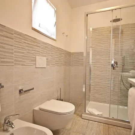 La Casa Degli Ulivi לינה וארוחת בוקר 4*