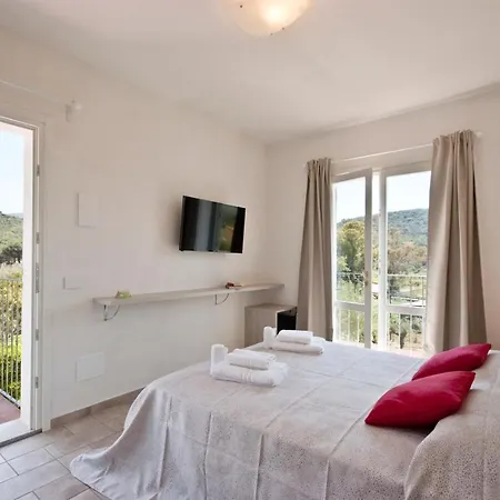 La Casa Degli Ulivi 4* פרוצ'ו