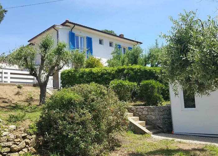 La Casa Degli Ulivi 4* פרוצ'ו