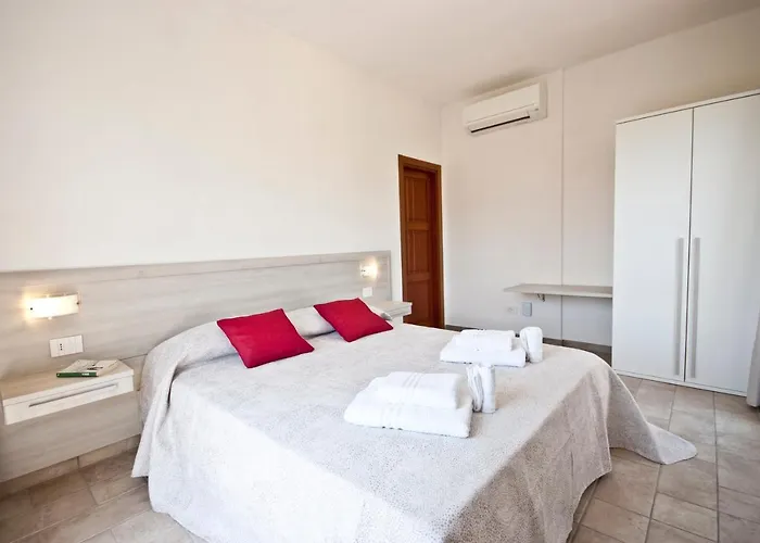 La Casa Degli Ulivi 4* פרוצ'ו